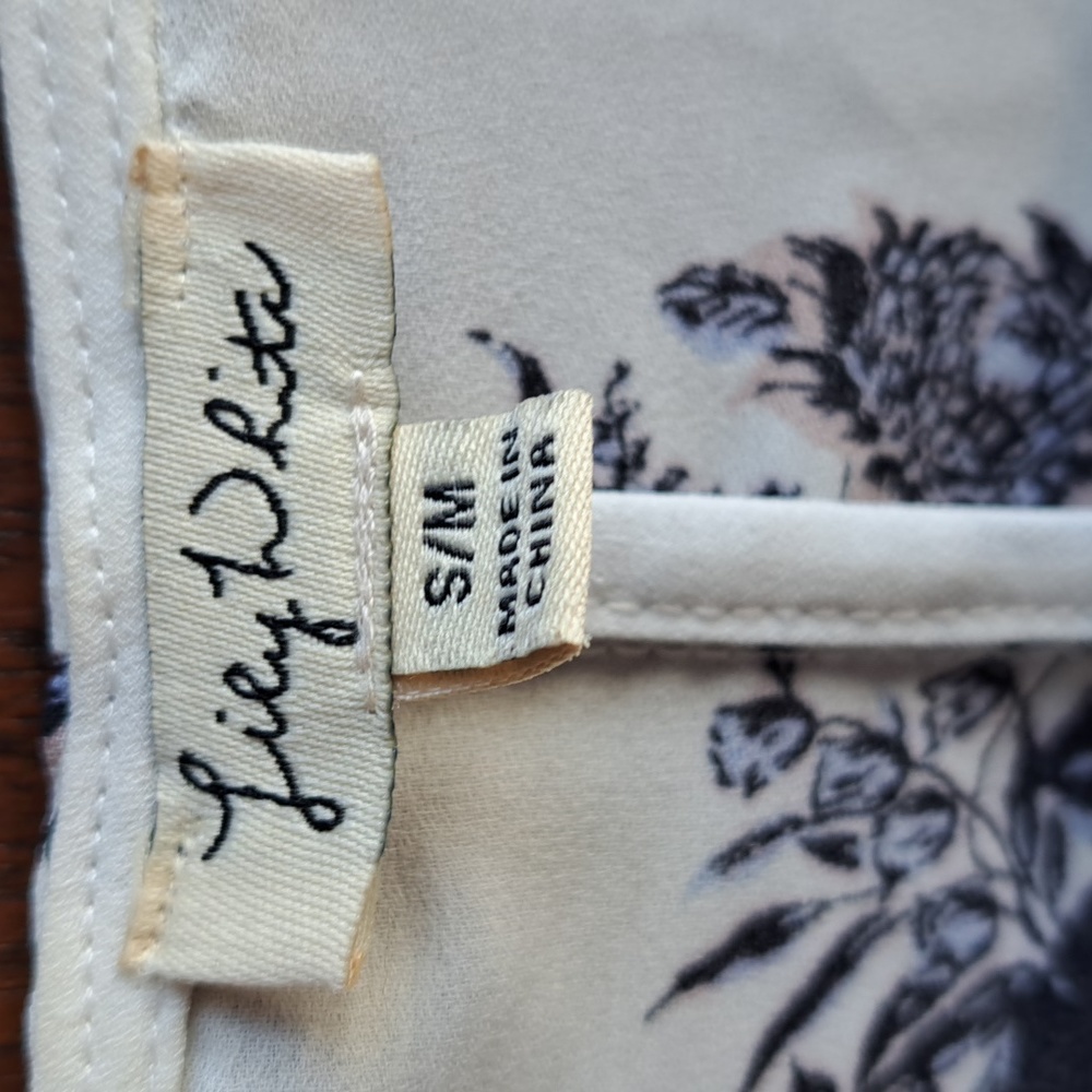 Lily White size S/M blue and white floral kimono - Picture 2 of 6